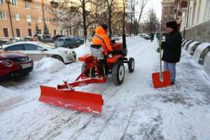 Уборка снега в столице Южного Урала Уборка снега в столице Южного Урала